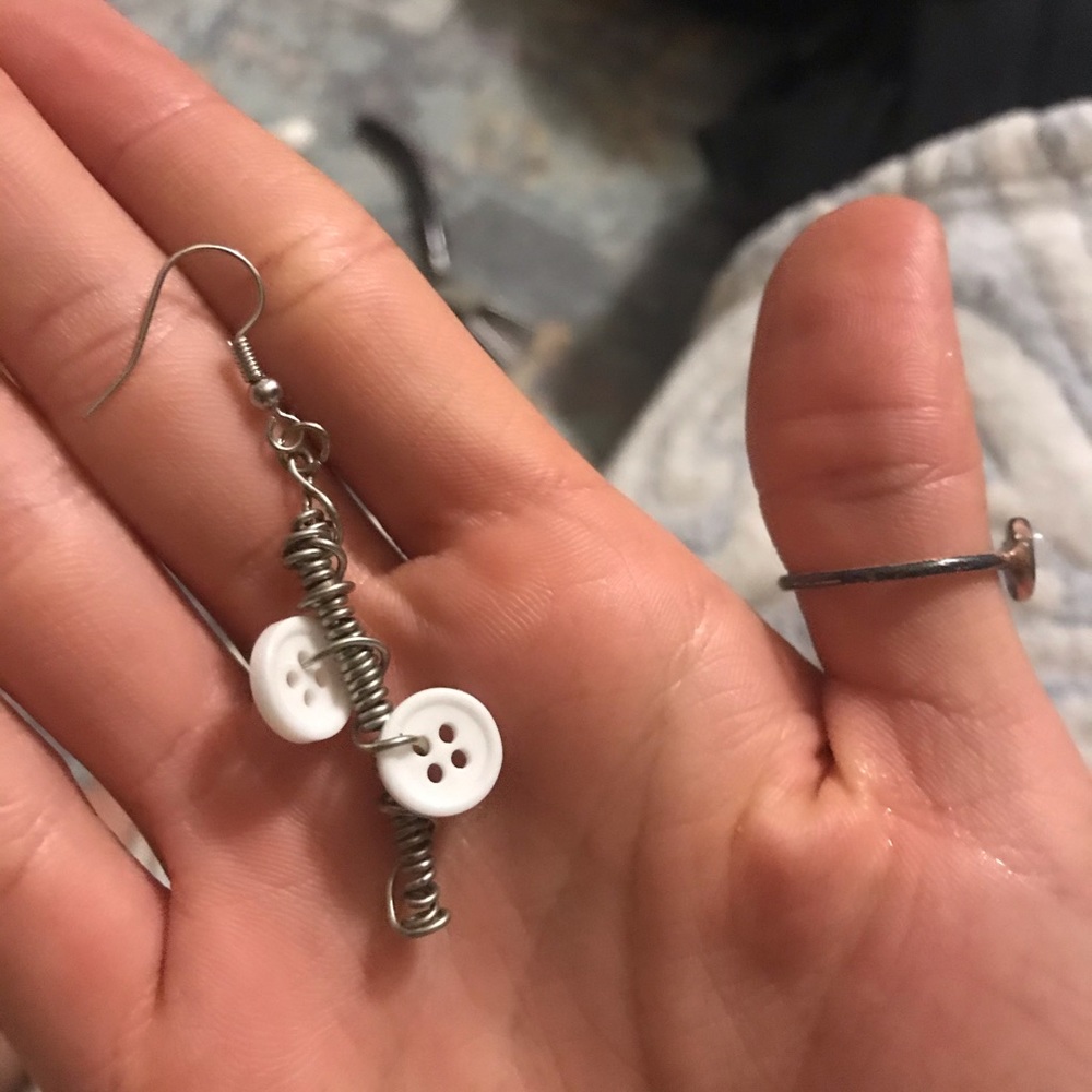 Wire earrings - Picture 8 of 8